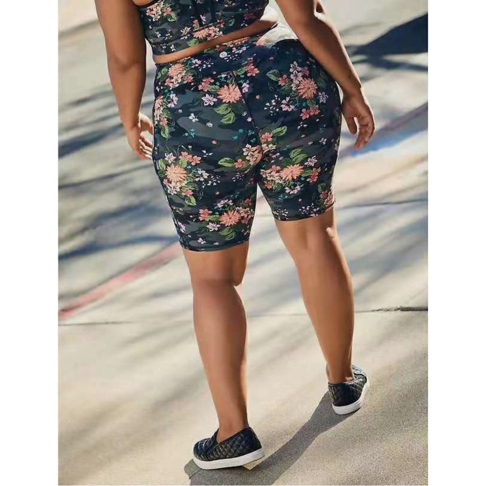 Torrid Floral Camo Activewear Two Piece Set NWT SZ 1X (14-16) - Picture 6 of 16